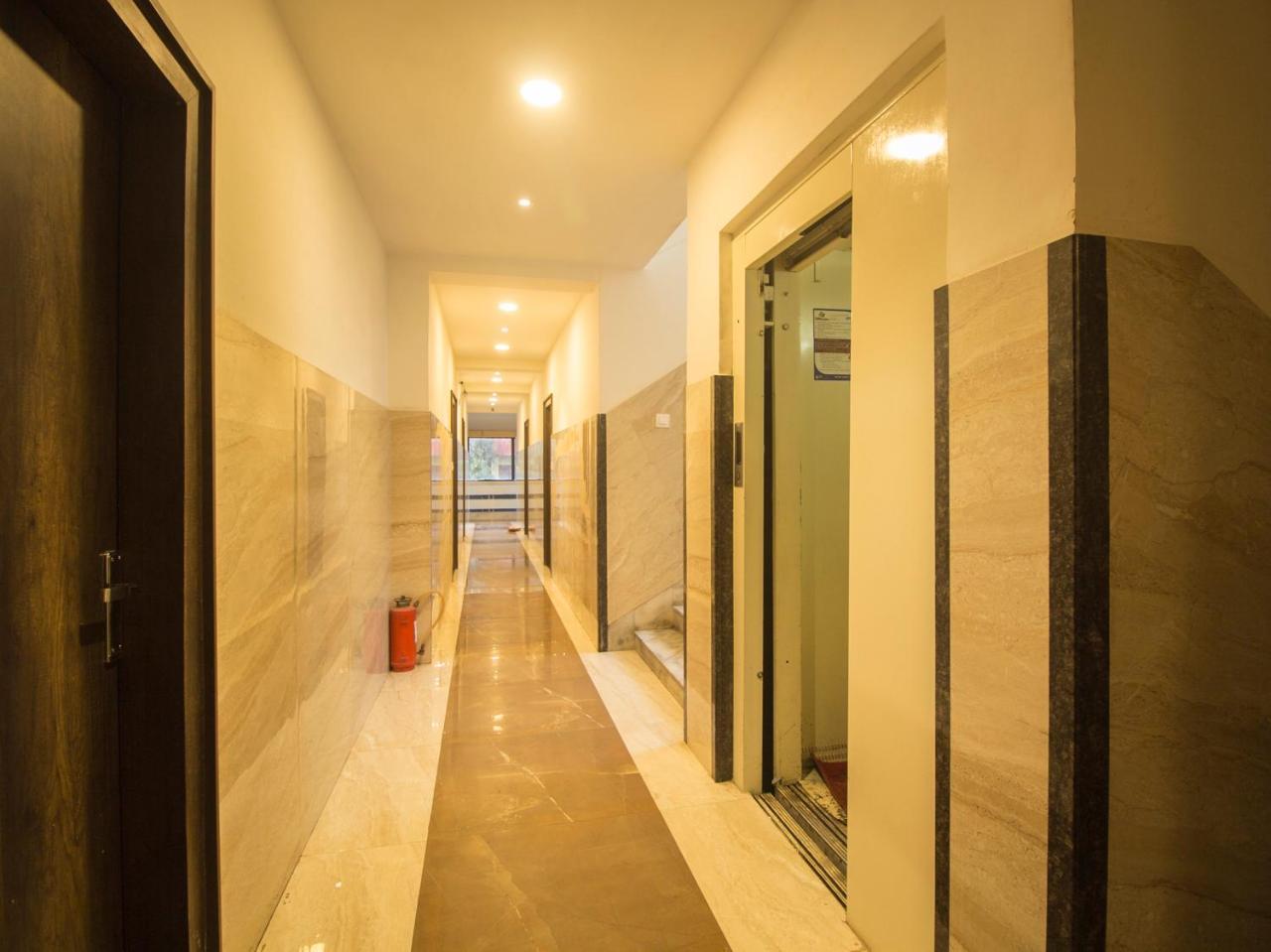 Hotel Mount View, Siliguri Buitenkant foto
