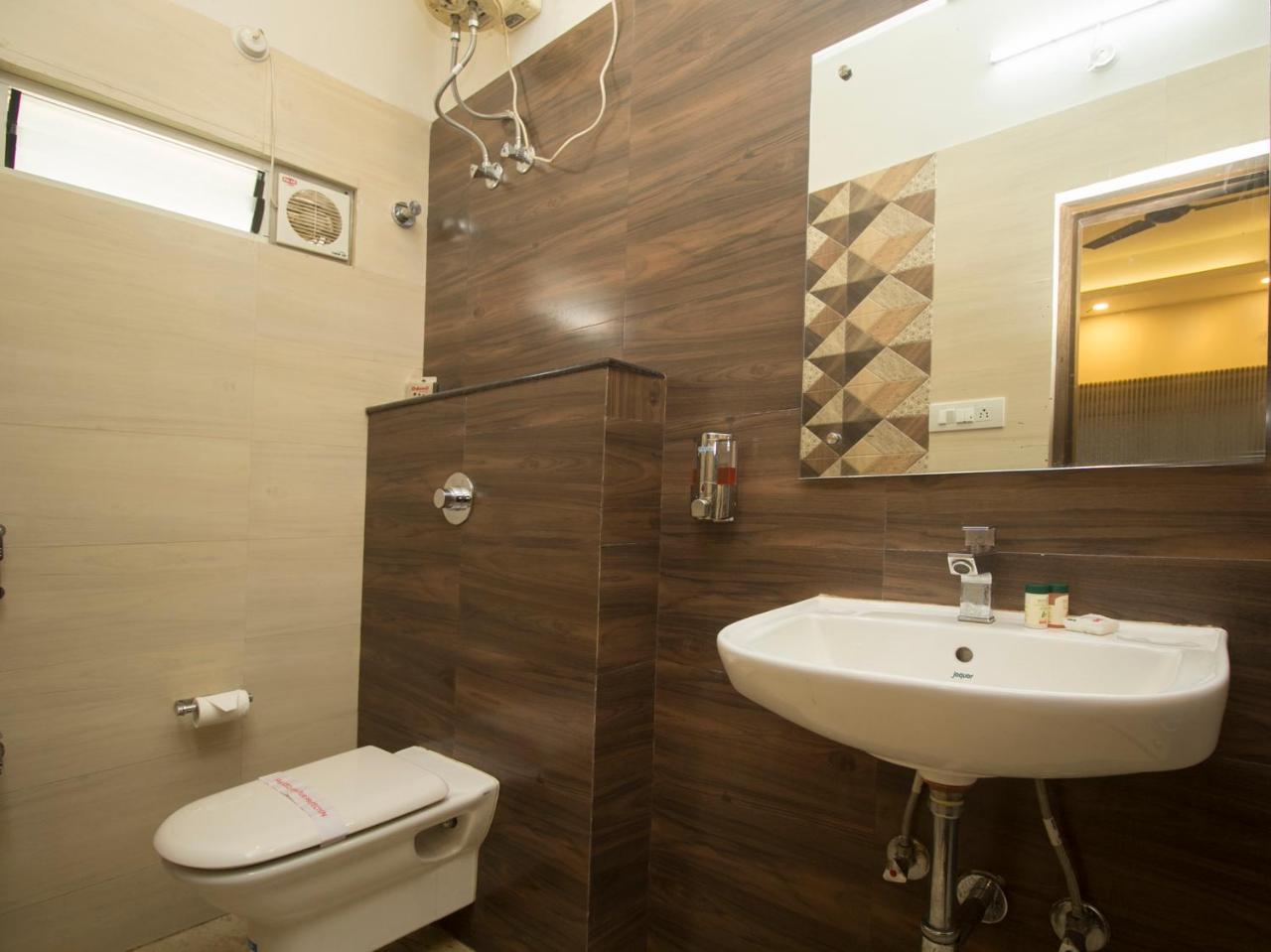 Hotel Mount View, Siliguri Buitenkant foto