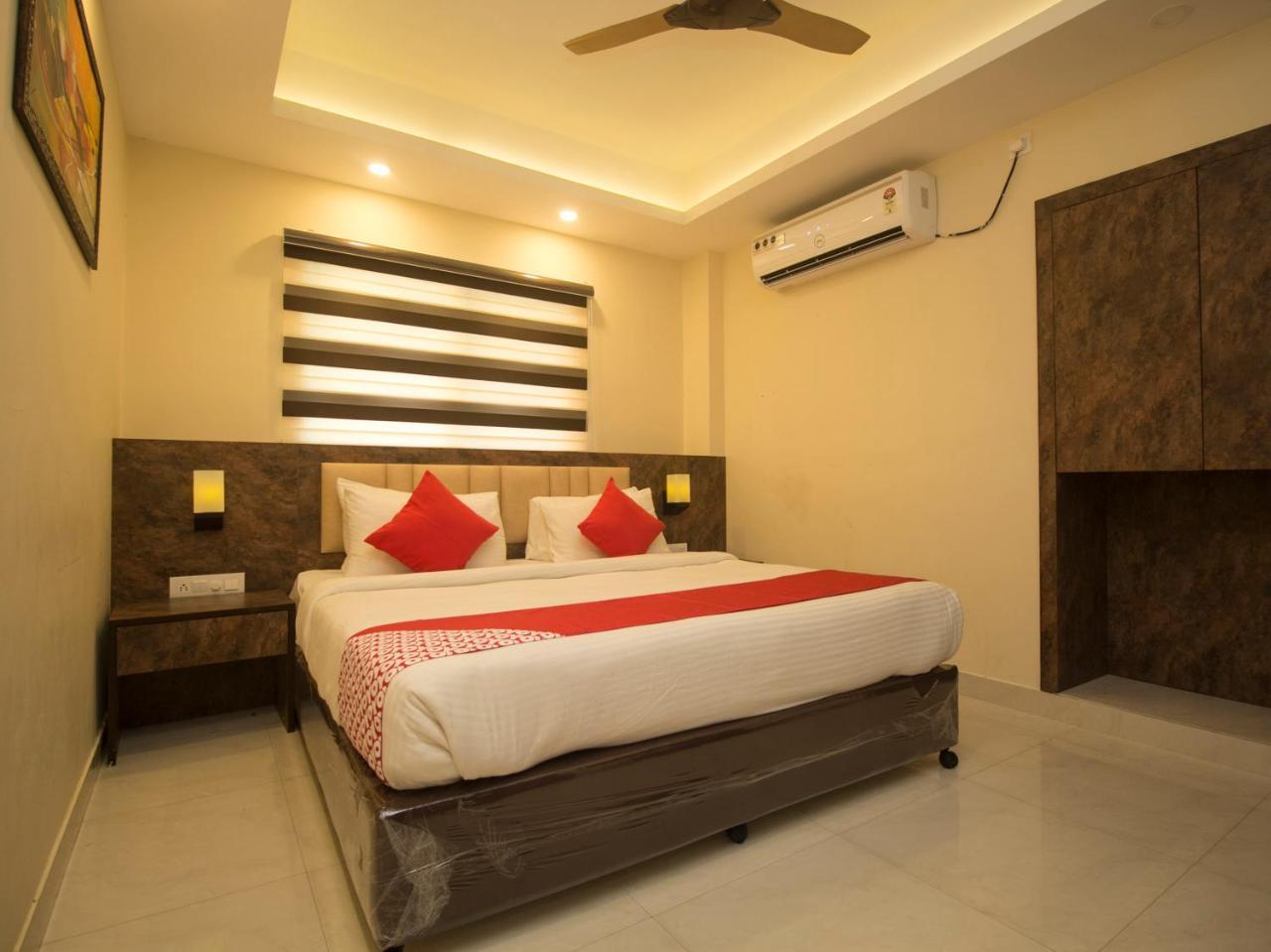 Hotel Mount View, Siliguri Buitenkant foto